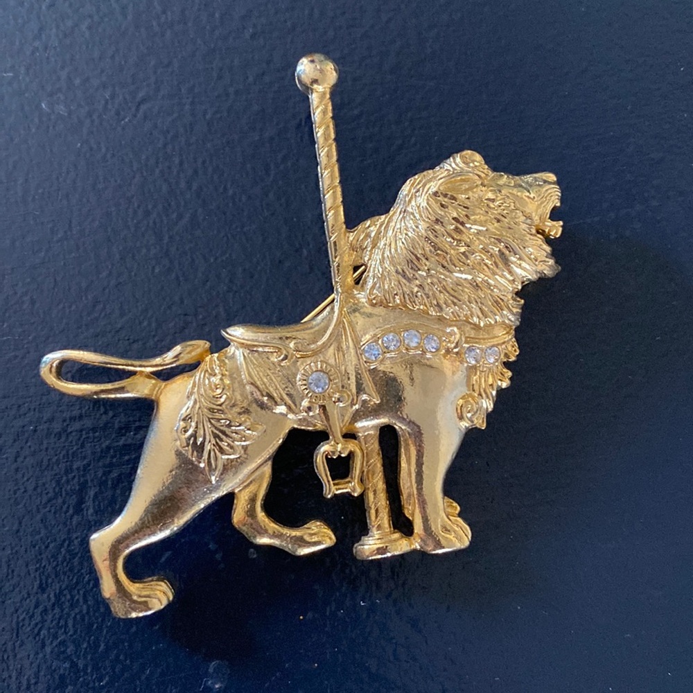Gold color circus lion pin with rhinestones
